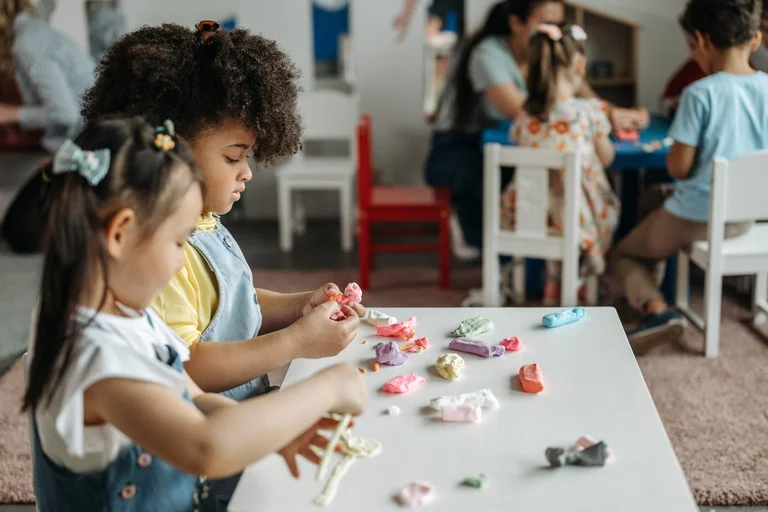 Advantages and examples of gamification in infant education